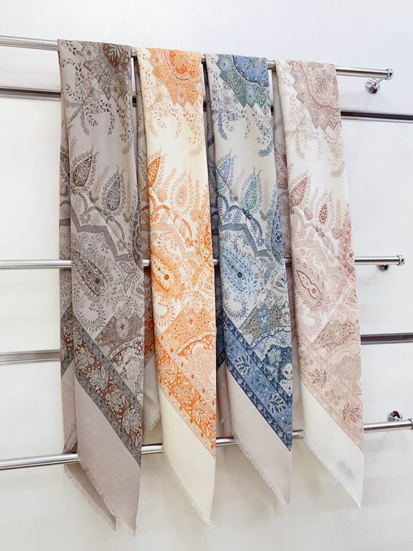 Loro Piana scarf 140X140cm 70%羊绒30%真丝 E060626